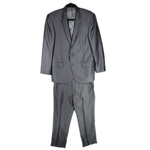 Van Heusen 42 Master Ceremonies Herringbone Mens Gray 2 Piece Single Breast